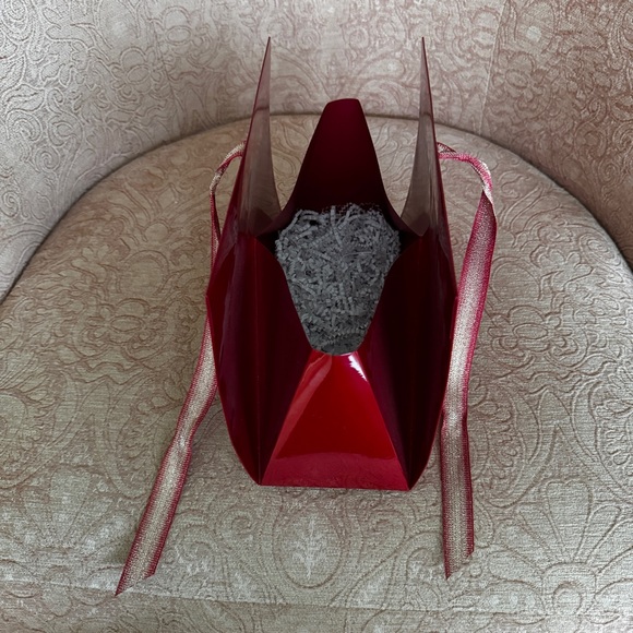 Chanel Shiny Red and Gold Holiday Gift Bag - Picture 12 of 12